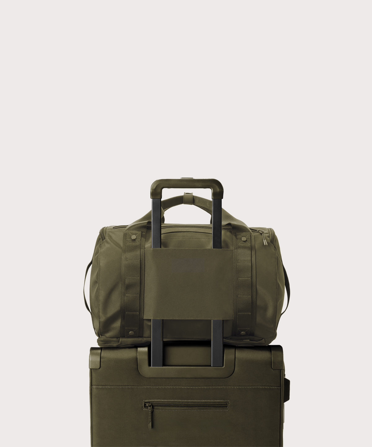 Denver Convertible Duffle in Dark Moss. Medium - Image 8