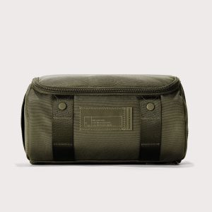 Seoul Dopp Kit in Dark Moss. Large
