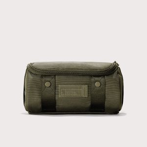Seoul Dopp Kit in Dark Moss. Small