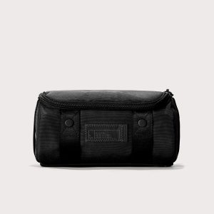 Seoul Dopp Kit in Onyx. Small